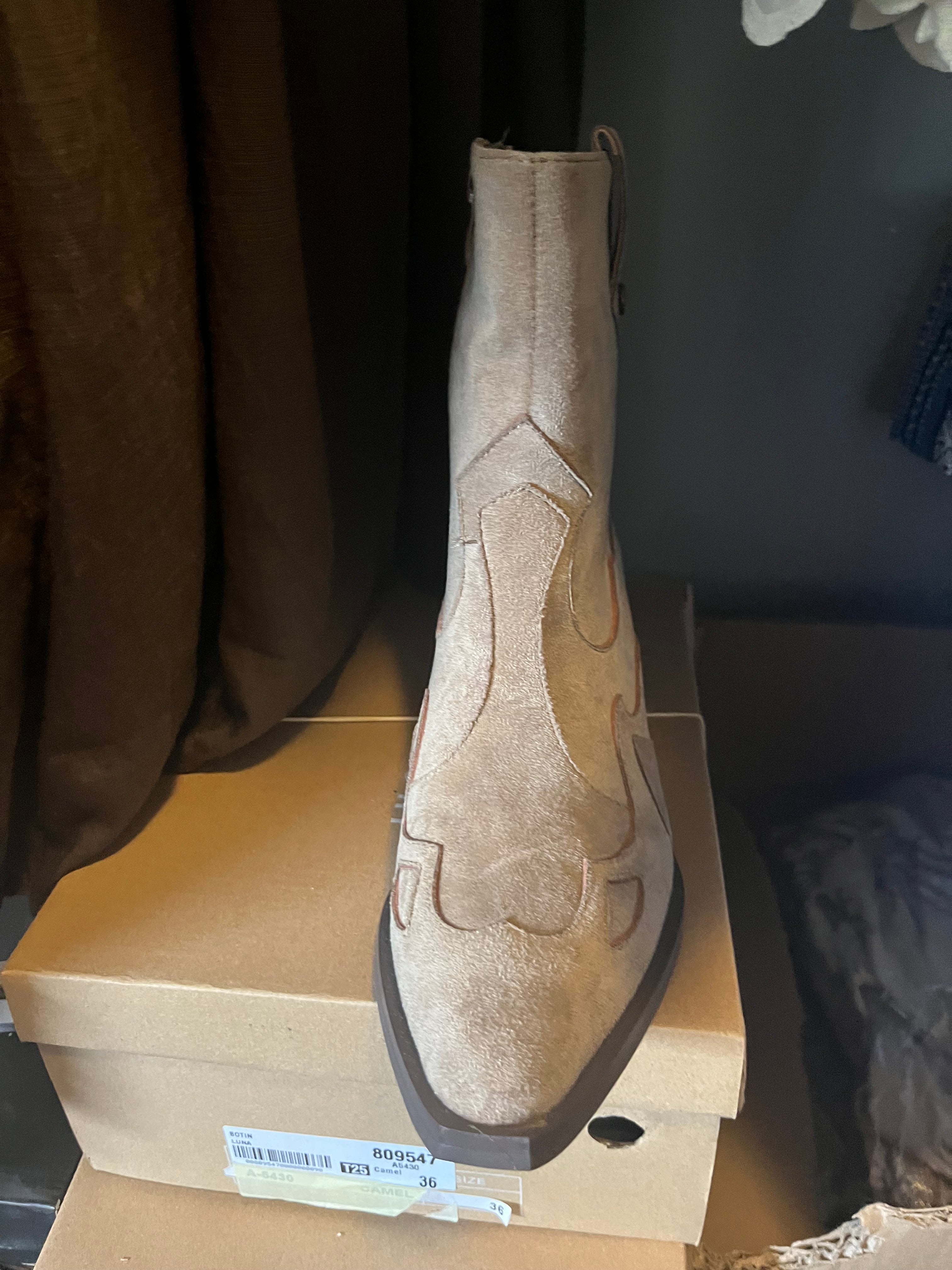 Suède Enkellaars Beige