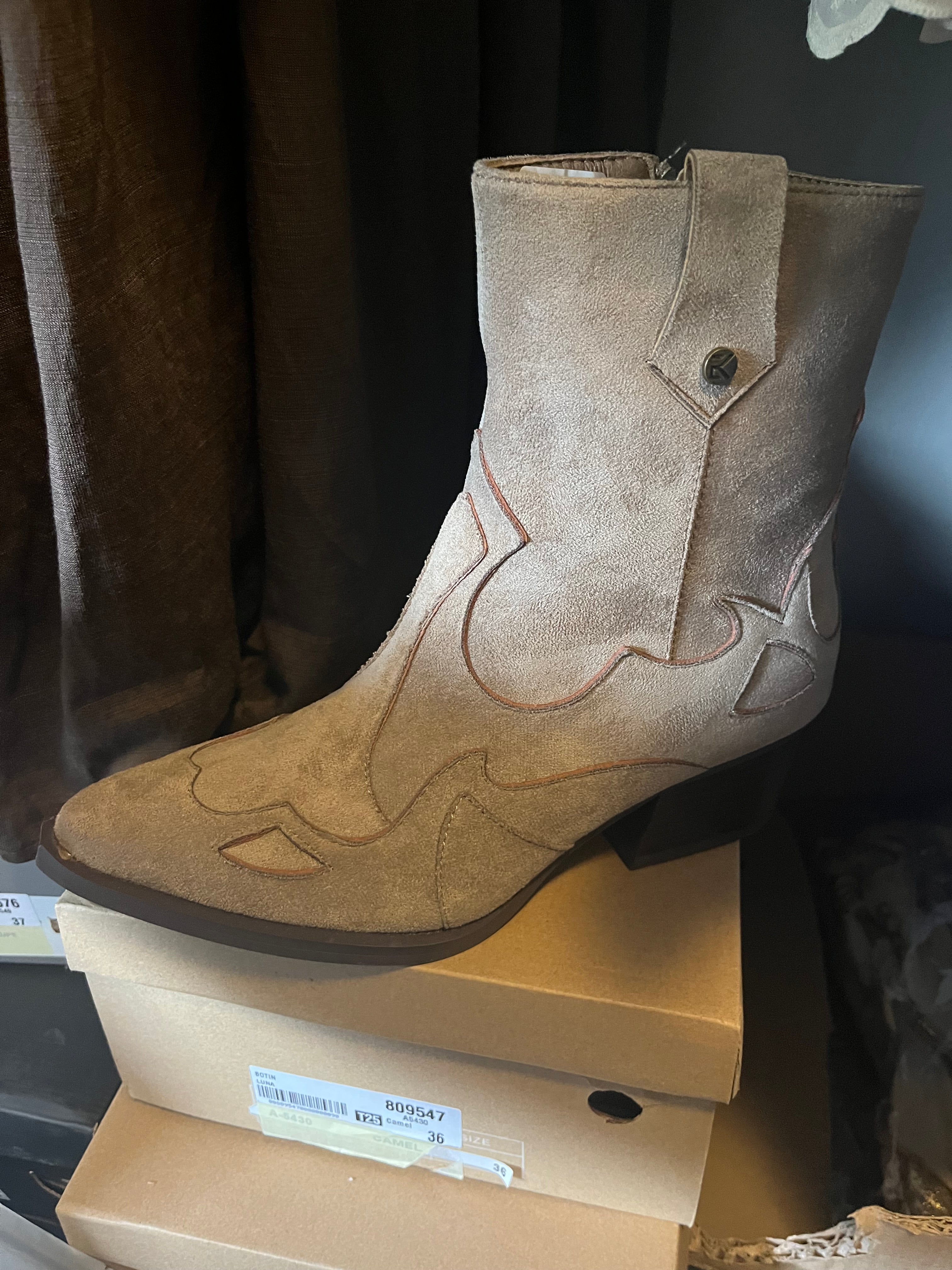 Suède Enkellaars Beige