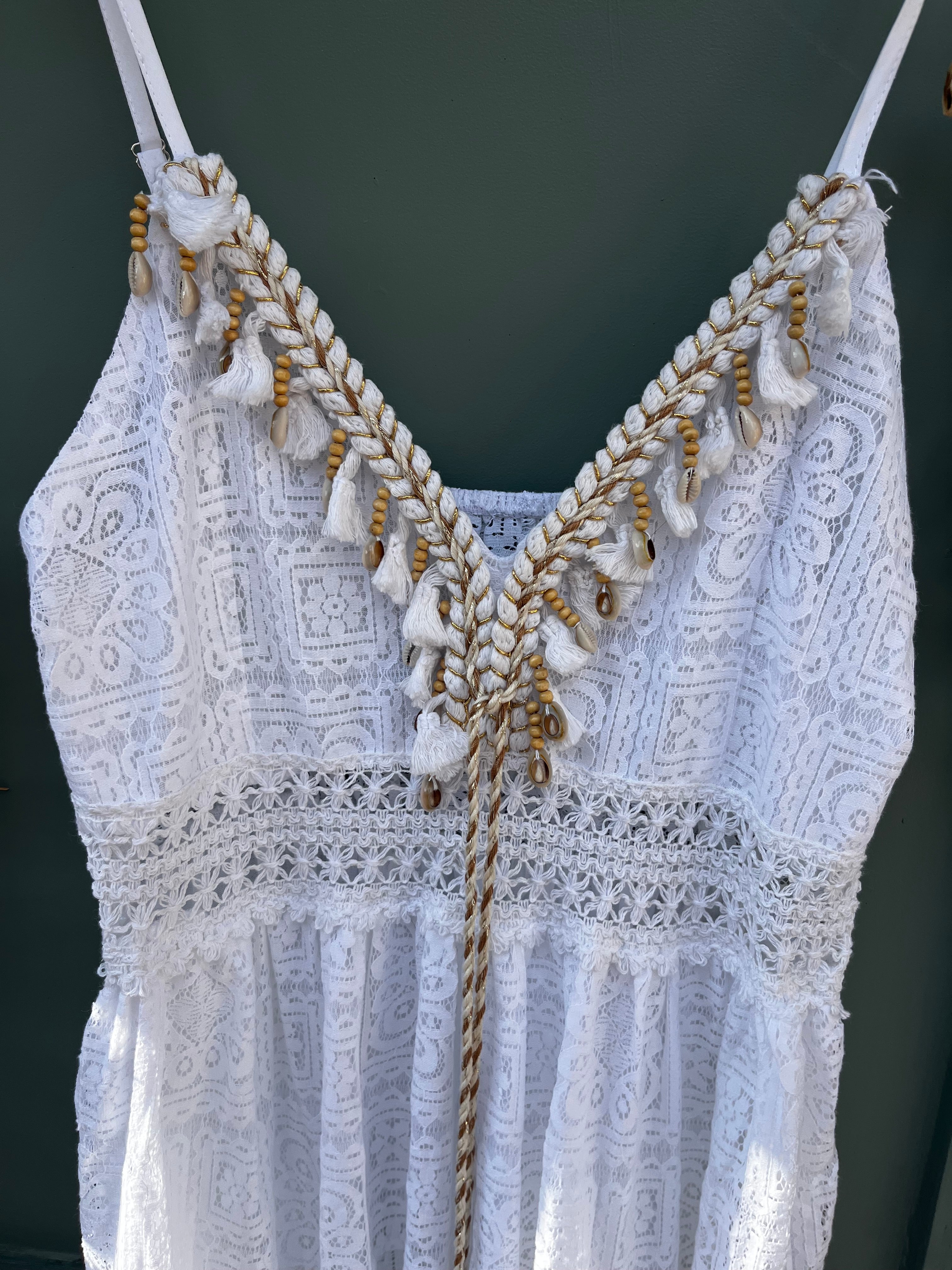 Witte Dress Kantmotief