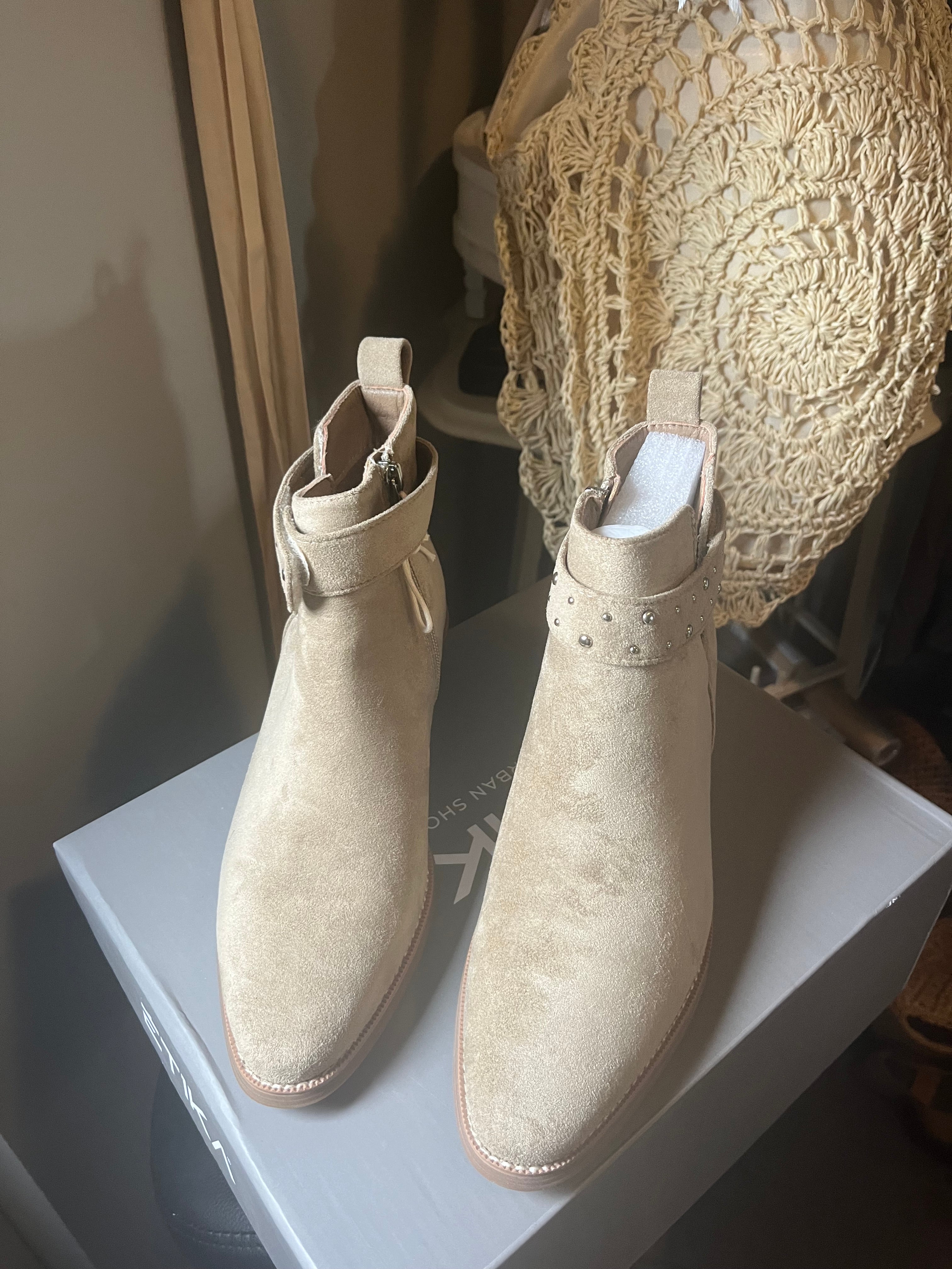 Korte Instaplaars Beige met Riempje