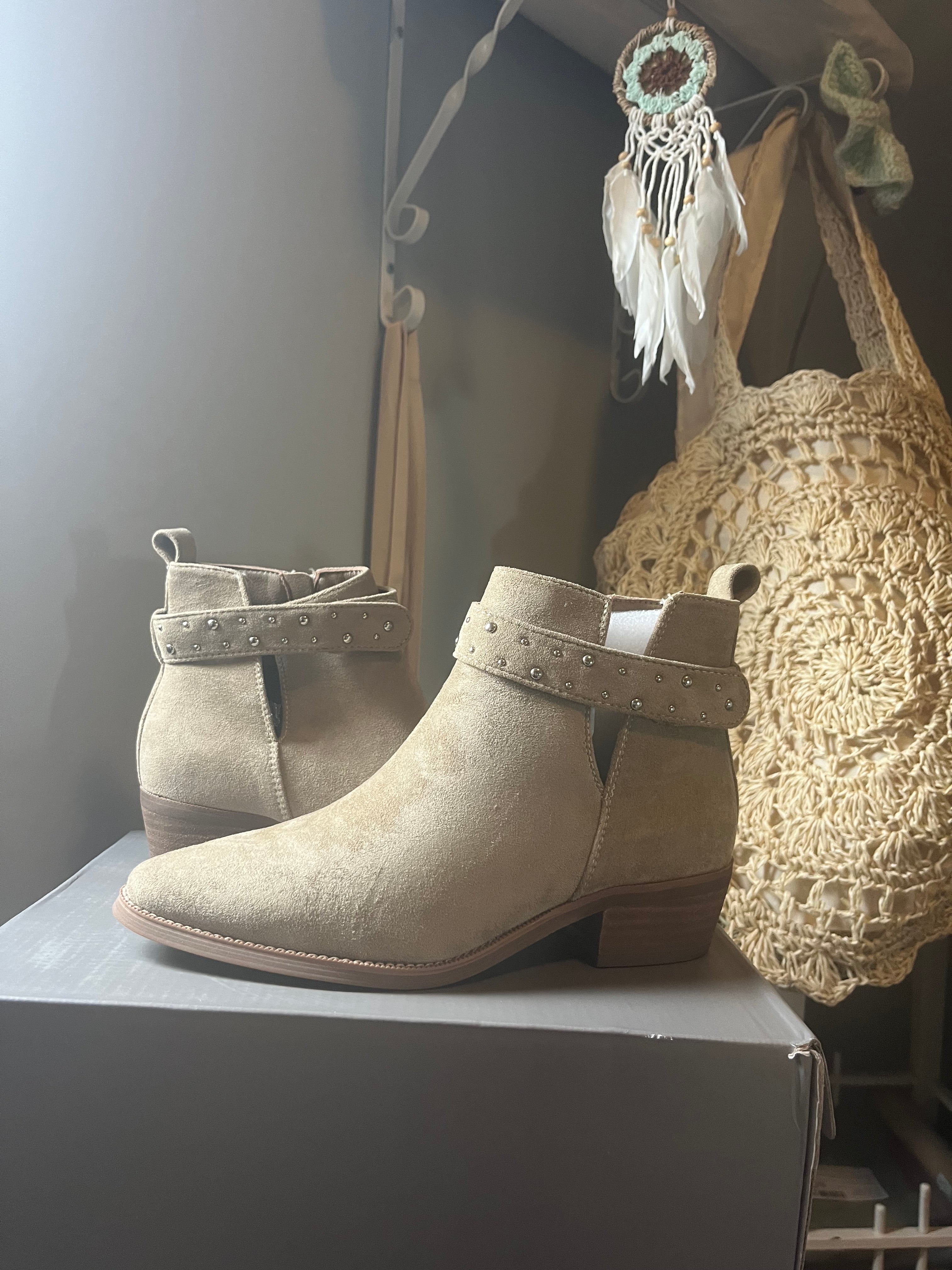 Korte Instaplaars Beige met Riempje